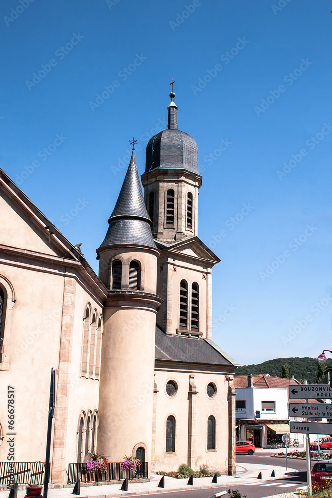 Kirche- Sainte Croix ( Creutzwald)