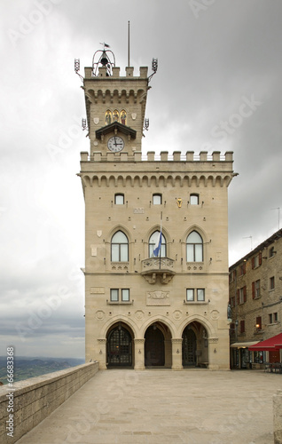 Obraz na płótnie Palace of government in San Marino w salonie