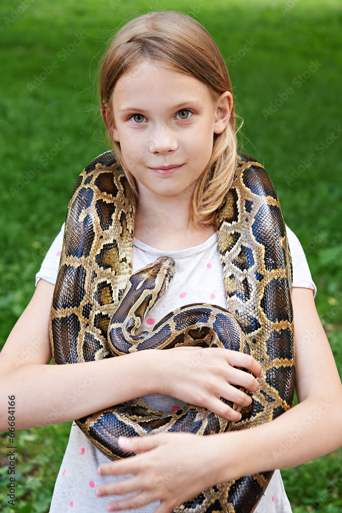 Fototapeta premium Girl with boa constrictor