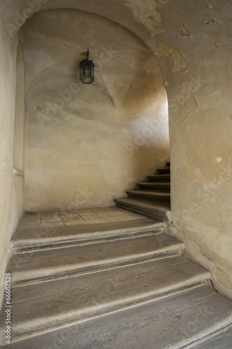 zamek-wejście po schodach © anix