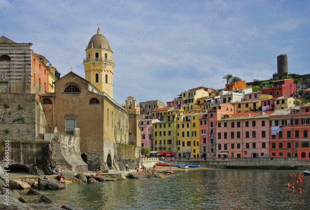 Naklejka premium Cinque Terre Vernazza 02