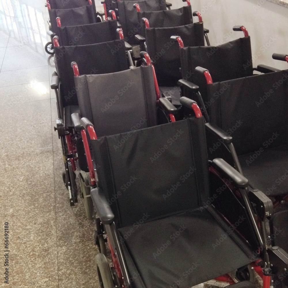 Viele Rollstühle Viele Rollstühle
