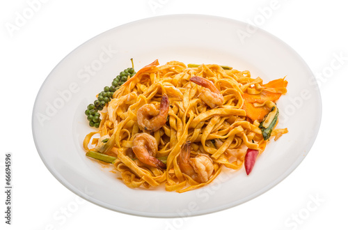 Fried noodles with shrimps