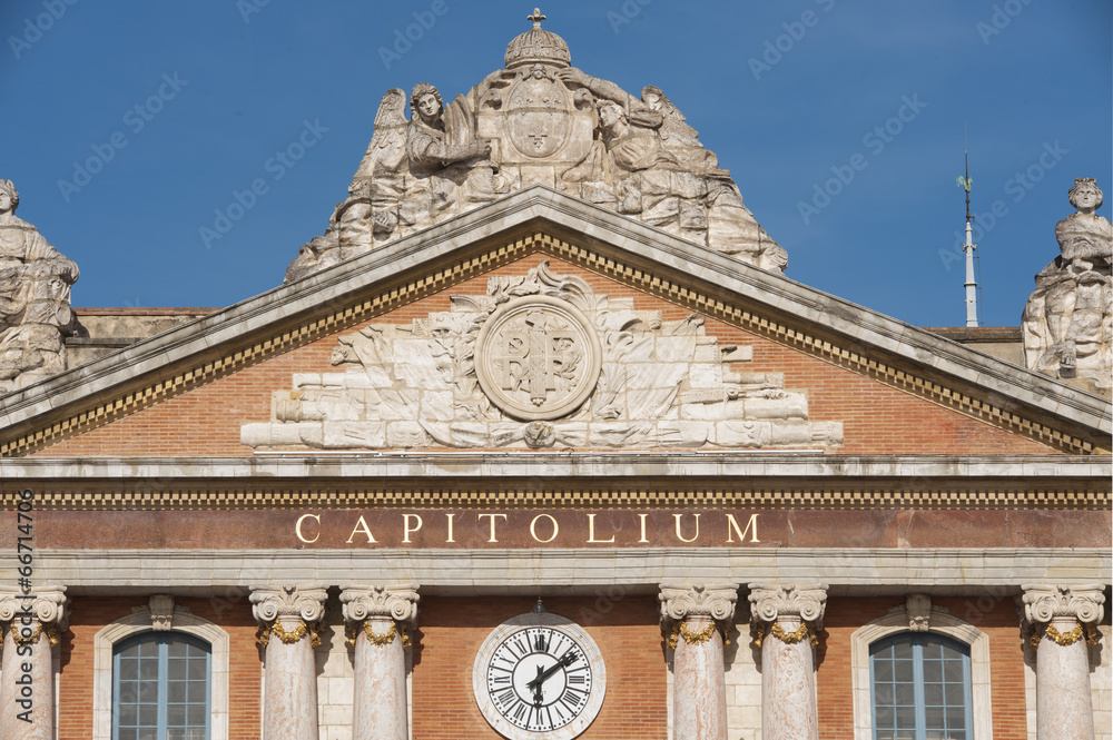 Toulouse fronton du Capitole