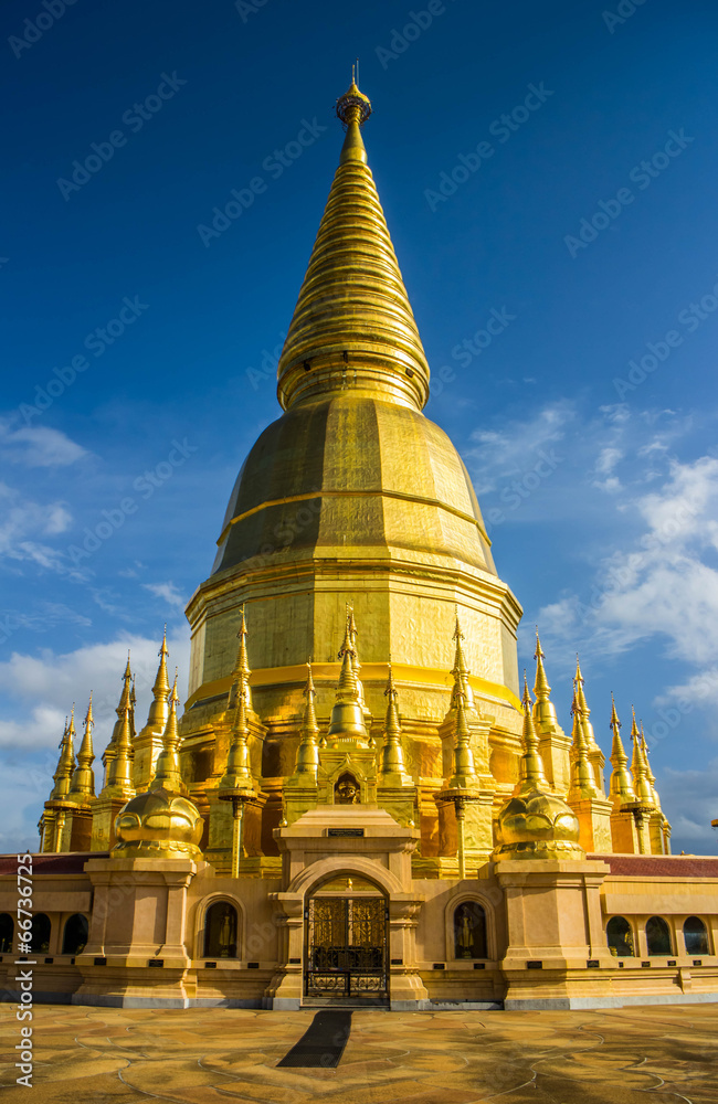 Fototapeta premium Sriwiengchai pagoda in Lamphun Thailand
