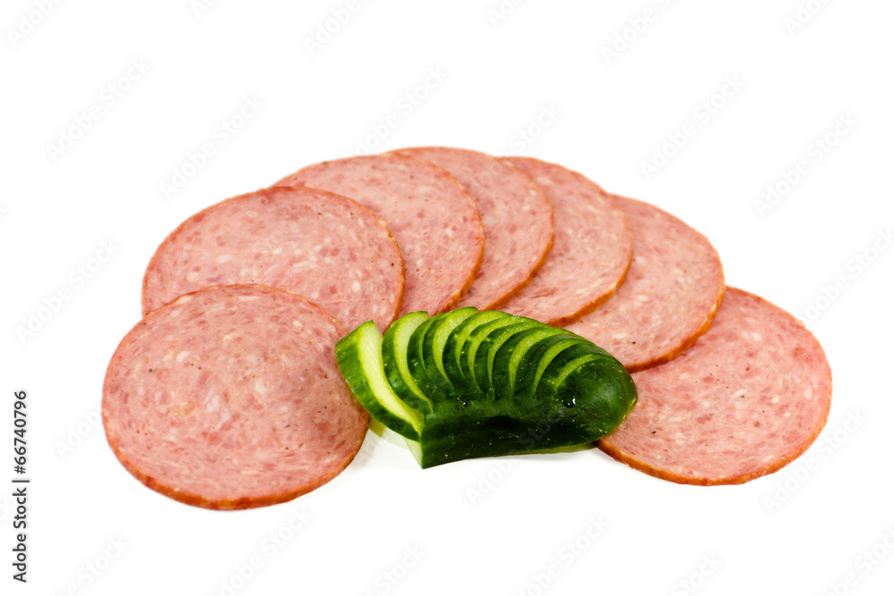 Frische Salami mit Grünen Gurken Frische Salami mit Grünen Gurken