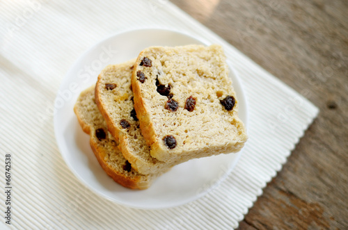 Raisin bread