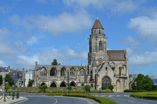 Eglise St-Etienne-le-Vieux (XIème siècle) à Caen (Normandie) © david-bgn