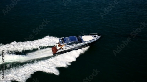 Wallpaper Mural motor yacht in navigation Torontodigital.ca
