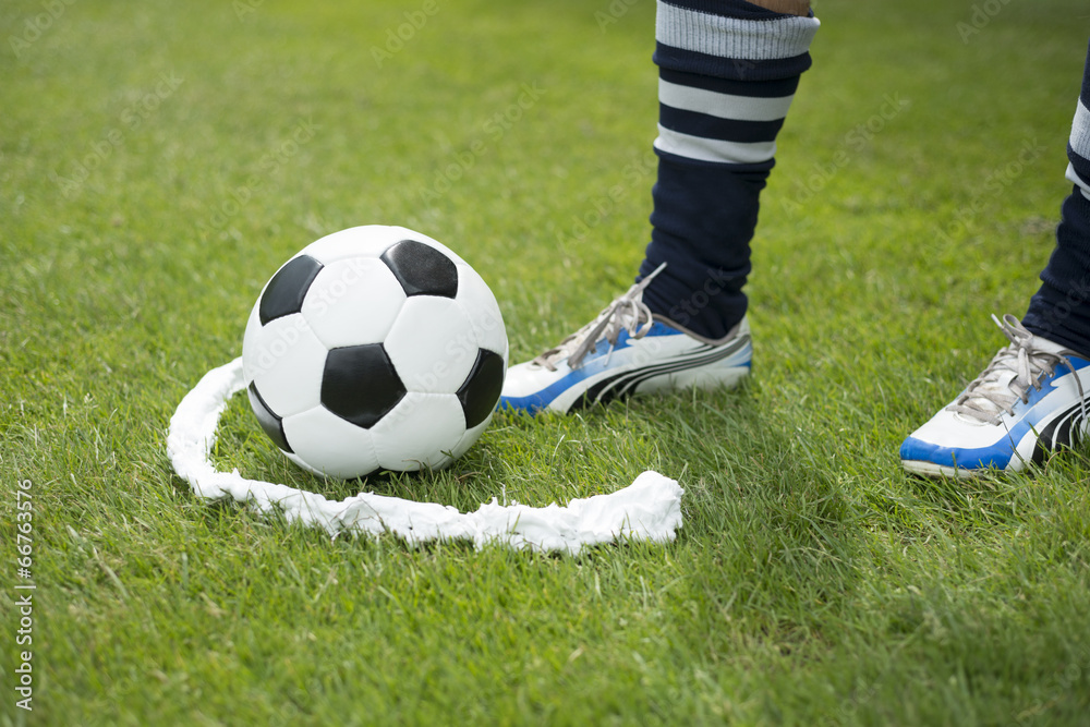Obraz premium Soccer marking spray free kick line