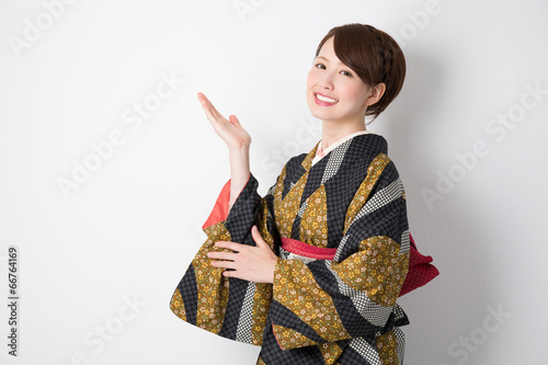 Foto 着物を着た女性
