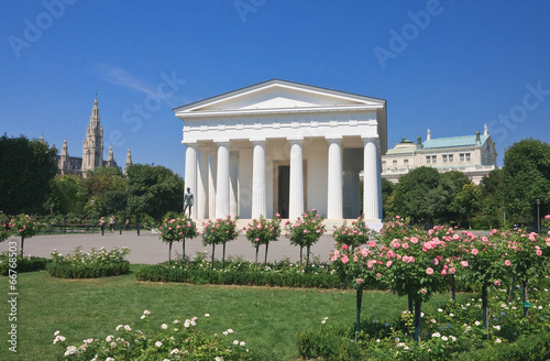 Canvas Print Temple of Theseus in the park Volksgarten, Vienna Austria