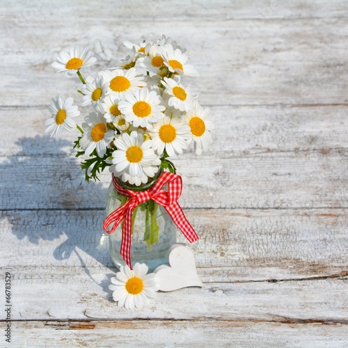 kleiner Blumenstrauß mit Herz
