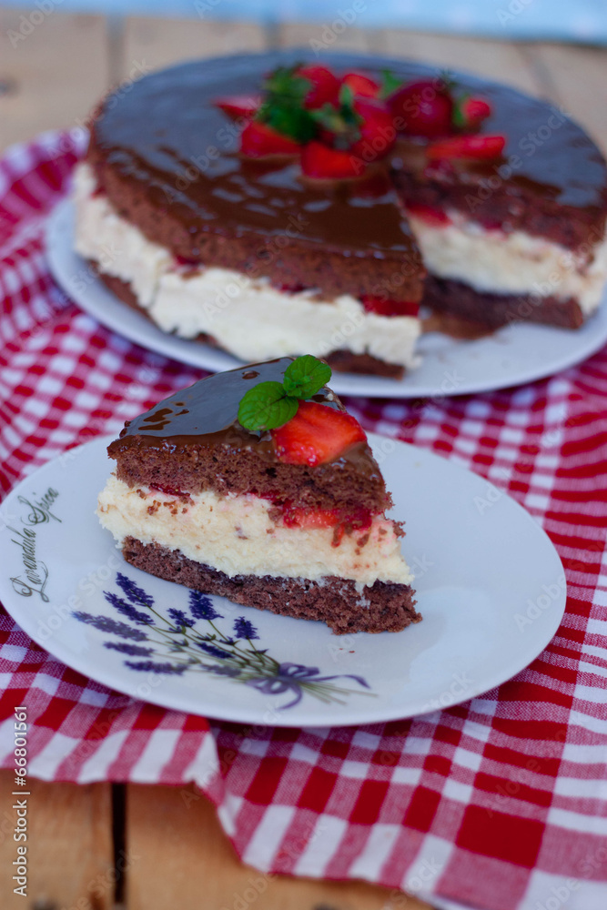 Tort truskawkowy Tort truskawkowy