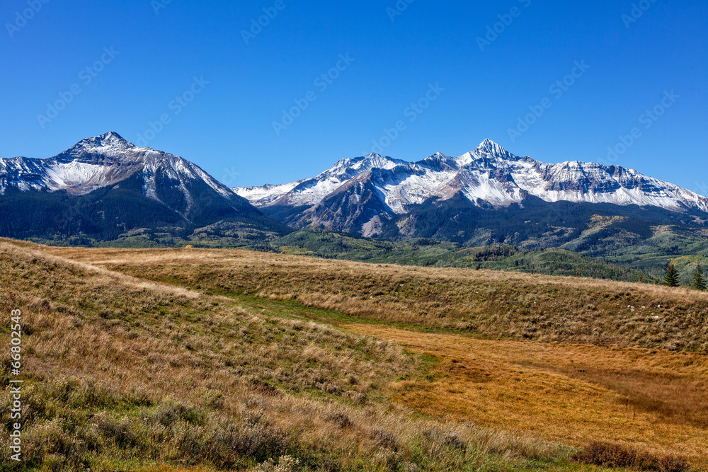 Scenic Mountains in Fall Scenic Mountains in Fall