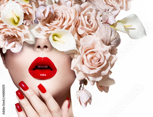 Carta da parati Vogue style model girl face with roses. Red Sexy Lips and Nails.