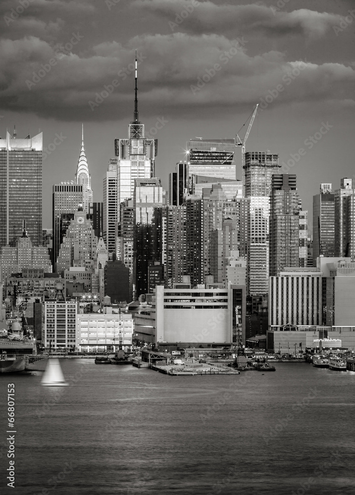 Midtown West Manhattan at dusk, New York City - obrazy, fototapety, plakaty 