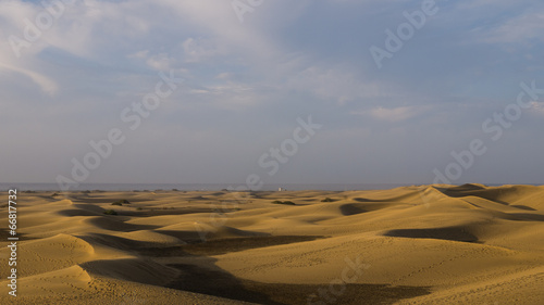 Morgend  mmerung in den D  nen von Maspalomas auf Gran Canaria