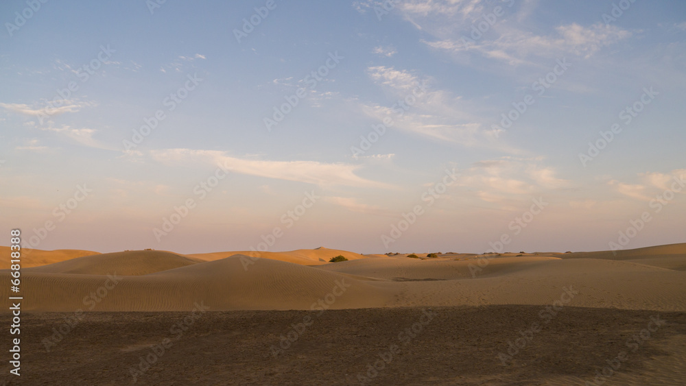 Morgendämmerung in den Dünen von Maspalomas auf Gran Canaria Morgendämmerung in den Dünen von Maspalomas auf Gran Canaria