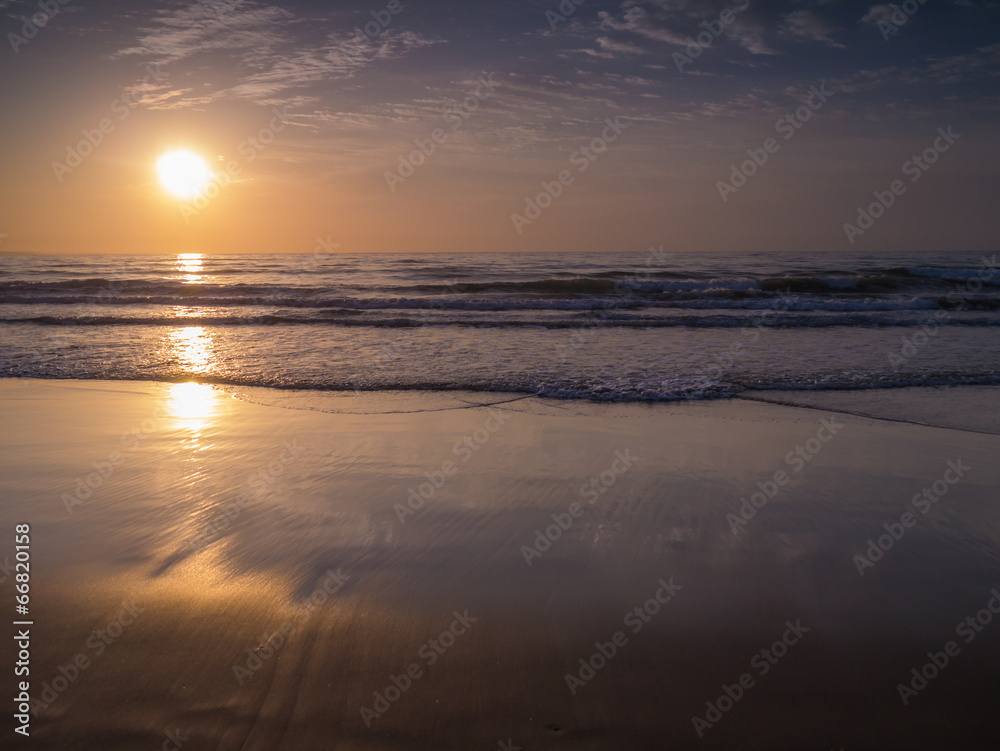 Sonnenaufgang am Strand von Playa del Ingles auf Gran Canaria