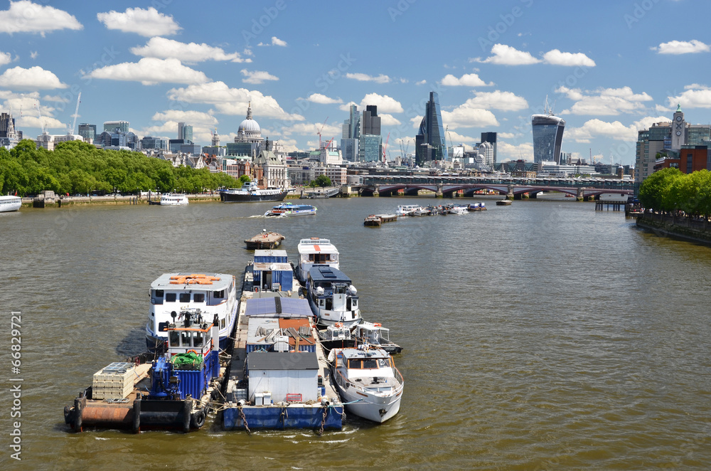 London across Thames river