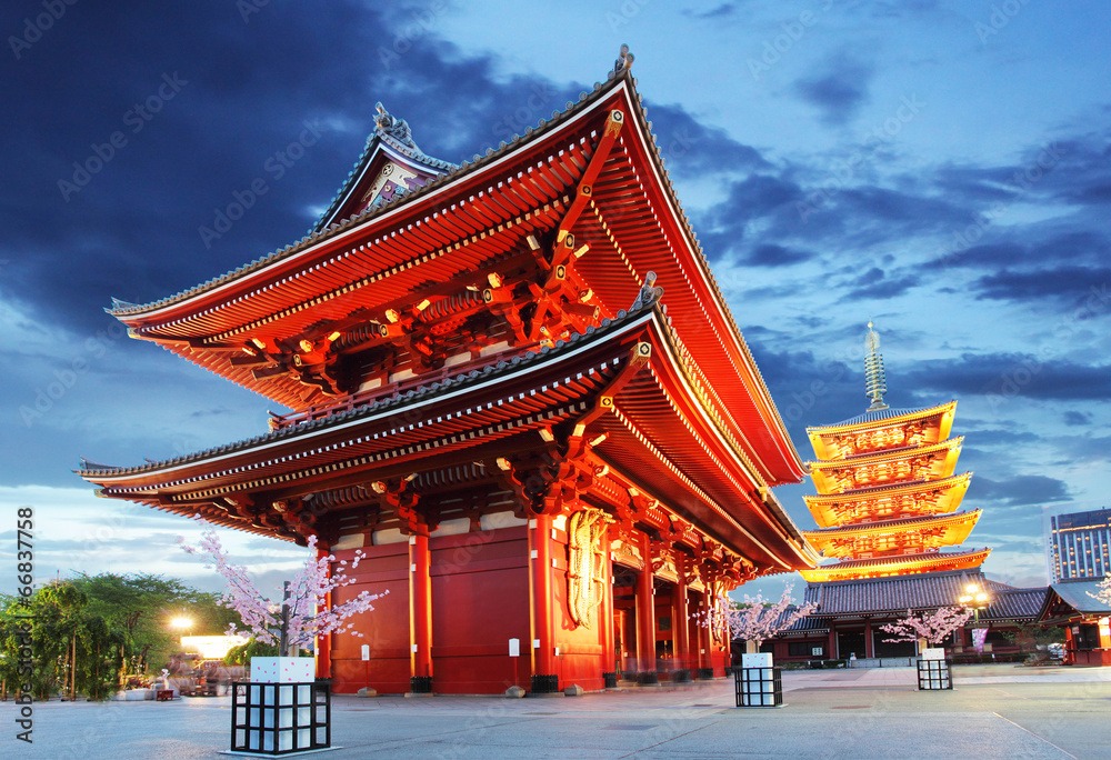 Tokyo - Sensoji-ji, Temple in Asakusa, Japan - obrazy, fototapety, plakaty 