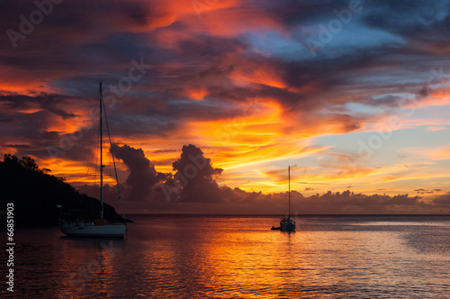 Coucher de soleil sur Anse Noire