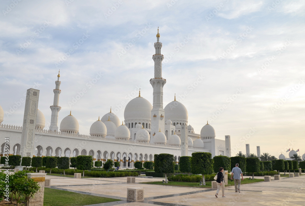 Sheikh Zayed mosque in Abu Dhabi, United Arab Emirates