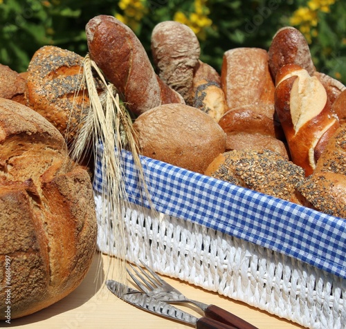 brotzeit im garten photo