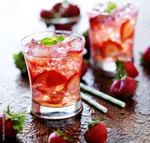 strawberry cocktail with mint