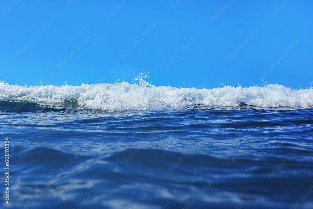 Obraz premium sea wave in a detail