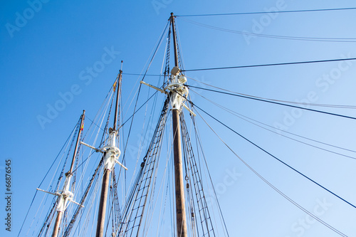 Nautical vessel masts