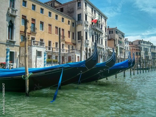 Gondolas in Venice © felipeozorio