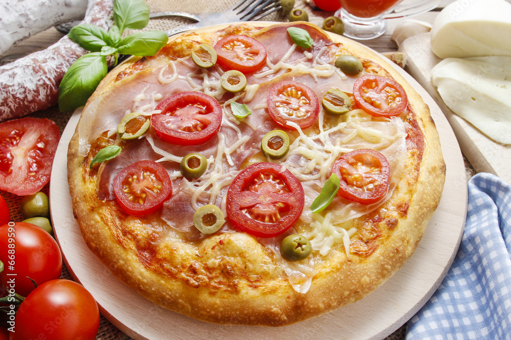 Italian cuisine: pizza Italian cuisine: pizza