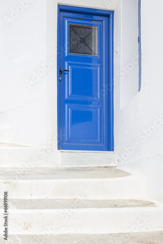 Tür mit kleiner Treppe, Griechenland © Harald Biebel