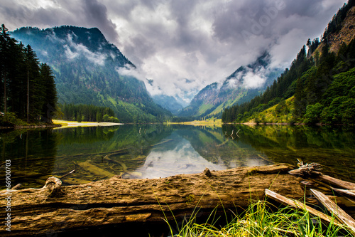 Fototapeta Naklejka Na Ścianę i Meble -  Lake