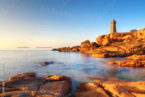 Crépuscule sur les côtes d'Armor. photo