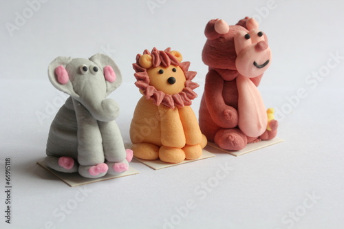Photography wild animals lion elephant bear cute miniature cake topping art