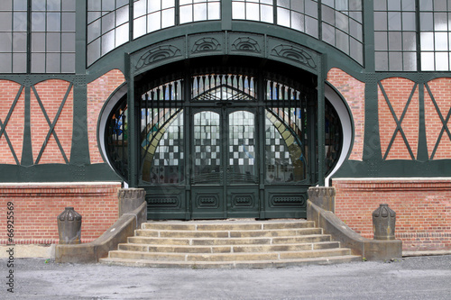 Jugenstil-Eingang zur Maschinenhalle der Zeche Zollern photo