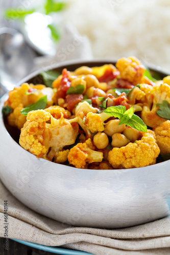 Vegan curry with chickpeas and vegetables