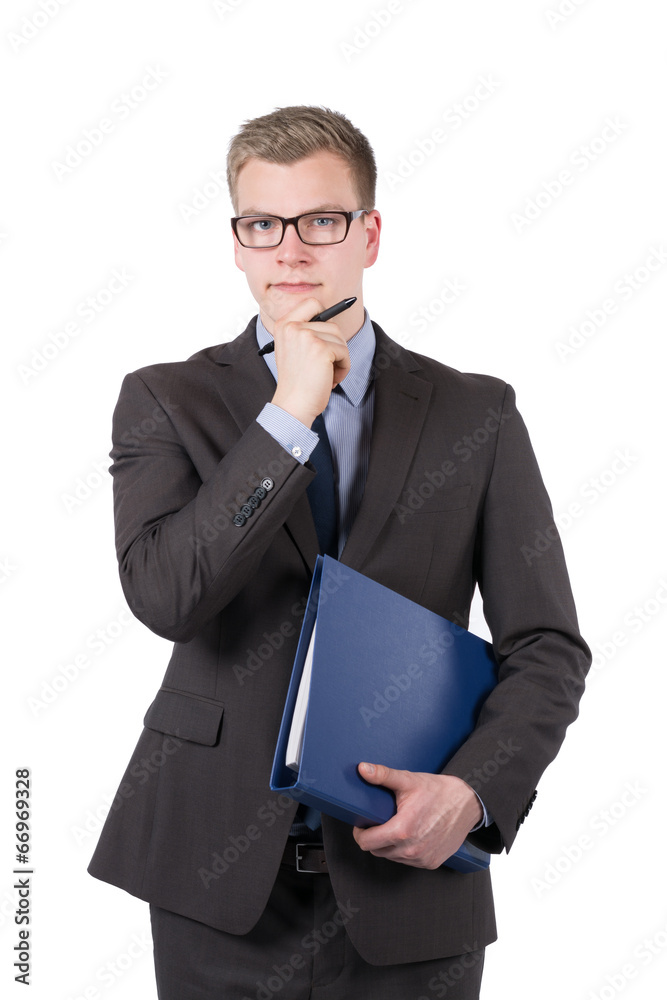 Junger Mann hält Aktenordner unter dem Arm Junger Mann hält Aktenordner unter dem Arm