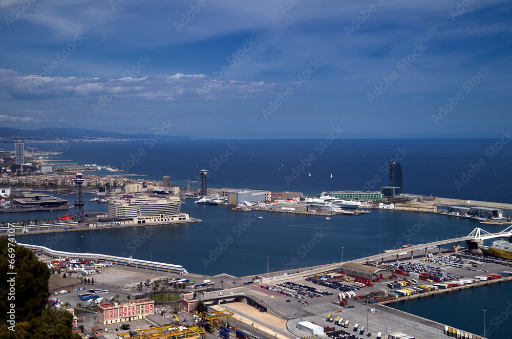 Fototapeta premium Überblick Hafen Barcelona
