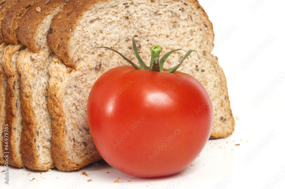 Fresh Tomato and Whole Wheat Bread Fresh Tomato and Whole Wheat Bread