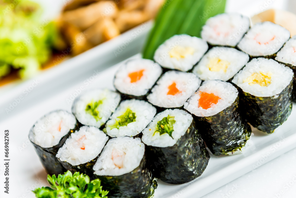Sushi roll Sushi roll