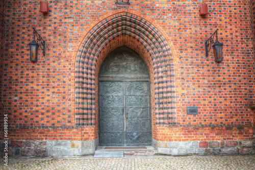 Brama bazyliki w Poznaniu