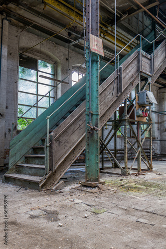 DDR Fabrik Treppe