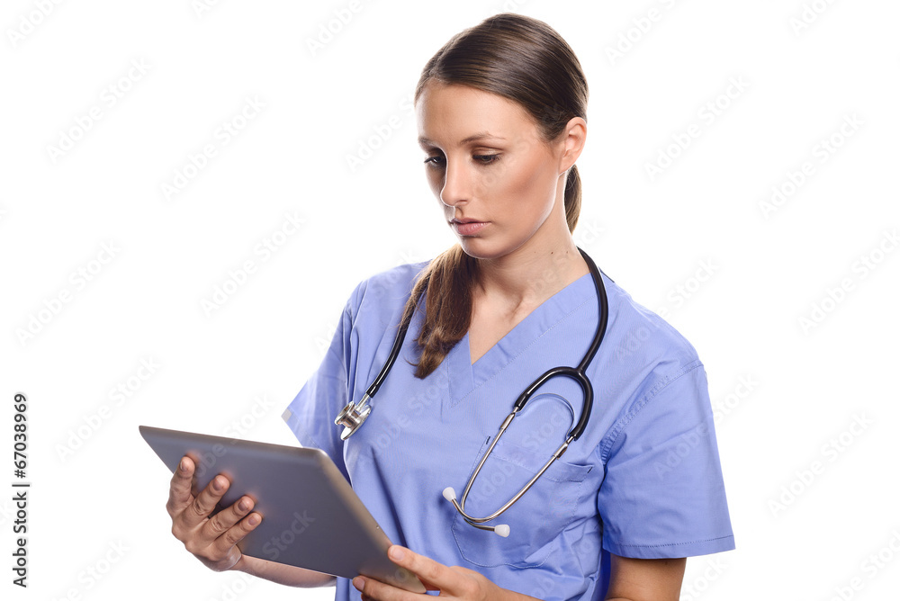 Chirurg oder Arzt arbeitet mit einem Tablet Computer Chirurg oder Arzt arbeitet mit einem Tablet Computer
