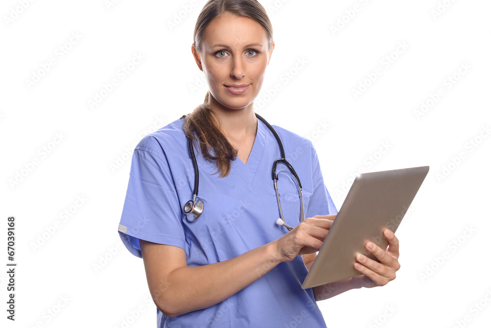 Chirurg oder Arzt arbeitet mit einem Tablet Computer Chirurg oder Arzt arbeitet mit einem Tablet Computer