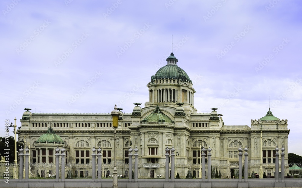 Fototapeta premium Ananta Samakom Throne Hall in Bangkok, Thailand