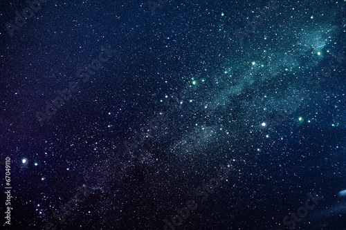 Milky way stars at night © bombomtea
